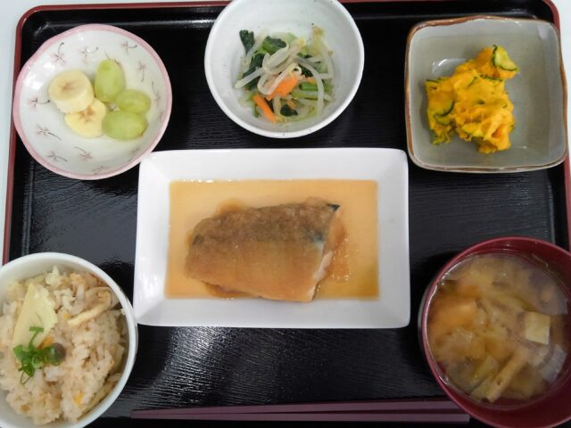 デイサービスお昼ごはん