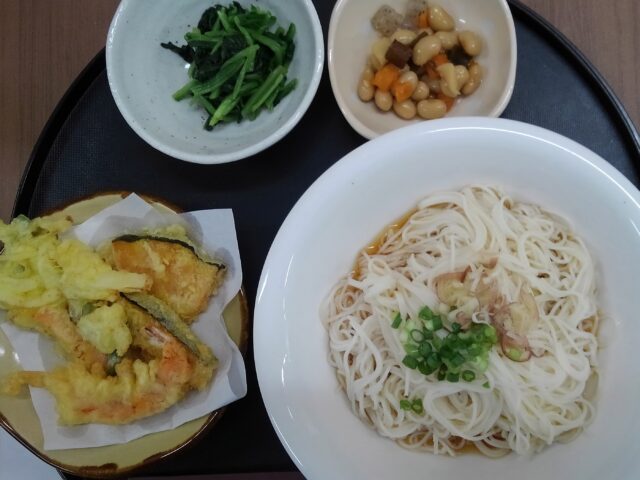 デイサービスのお昼ごはん